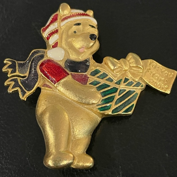 Disney Winnie the Pooh gold tone brooch pin - Picture 1 of 7